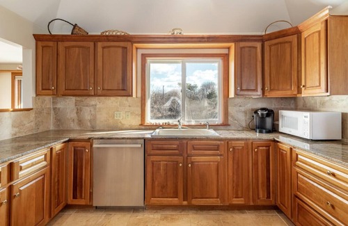 Prides Crossing House | NEW LISTING ON BEACH Private Coffin's Beach sleeps 14 - La Casa de la Playa