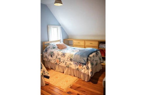 Tigerville Cabin | NEW Listing! Perfect Getaway secluded-historic cabin on 5 acres 30 mins to TIEC
