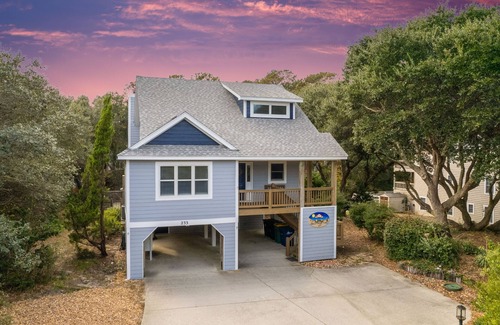 Southern Shores House | ⭐️New Listing⭐Pool opens mid Apr, HOA Pkg Pass, Dogs ✔️, Beach Chairs🌊☀️🐬