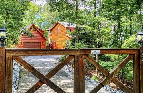 Mineral Bluff Cabin | New Listing - Private Luxury Lodge with Majestic Views