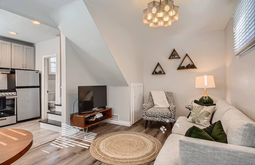 Sloan Lake House | New Listing! Private West Highlands Guest House- 30 Day+ Stay