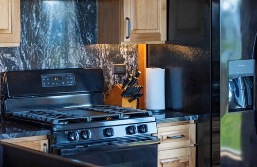 Fritz Creek Cabin | New Listing - Quiet Alaskan Luxury Cabin Overlooking Kachemak Bay