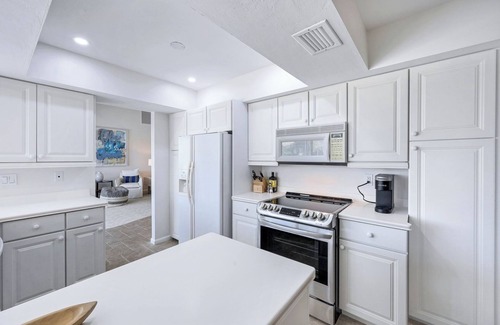 Marco Island House | New Listing! Recently updated waterfront 3-bedroom home with heated pool