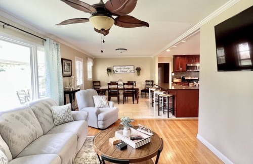 Open Gates House | NEW Listing. Remodeled 4 bed 2 bath. clean & comfortable