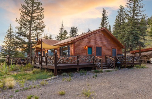 Creede House | New Listing! Secluded Mountain Retreat - Hot Tub - 15 Mins to Creede