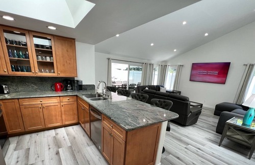 Malibu Canyon House | NEW LISTING! Serenity Oasis Home Away from Home