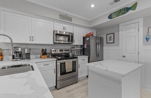 Isle of Palms Villa | New Listing! Shipwatch 304A - Ocean View! Pool!