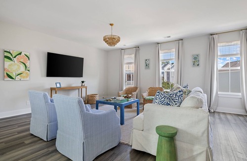 North Charleston House | New Listing Special, CHS, Park Circle, 15 min downtown Charleston, Spacious 4BR