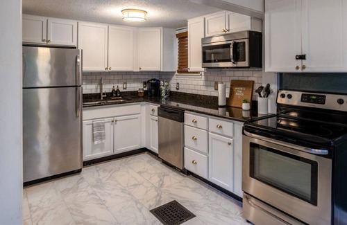 Rosedale House | NEW LISTING SPECIAL: West Plaza's best kept secret!