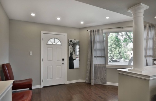 Hamilton House | New Listing .....Sun Rise Home , Unlimited High Speed Internet And Much More!