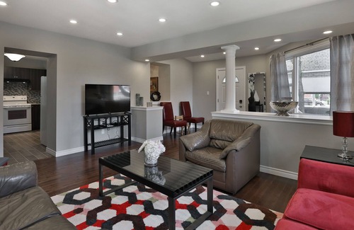 Hamilton House | New Listing .....Sun Rise Home , Unlimited High Speed Internet And Much More!