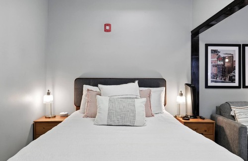 Athens Apartment | New Listing! The 483 Suite - Walk to Stadium!