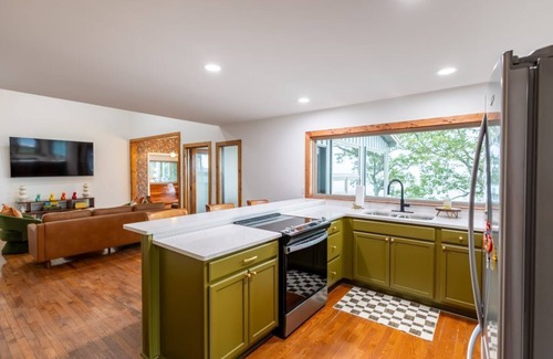 Dunlap House | NEW LISTING! The Launch Pad- Unrivaled Views of Sequatchie Valley.