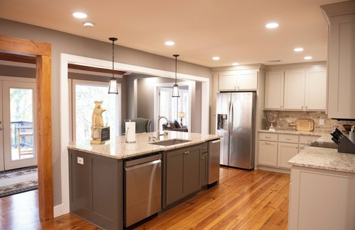 Dahlonega Cabin | New Listing! Three Chimney Lodge-Hot Tub/Game Room/Fire Pit/4 Bed!