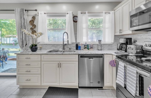 Orange Villa | NEW LISTING! Tranquil Lakefront Villa Retreat on Lake Orange by RedAwning