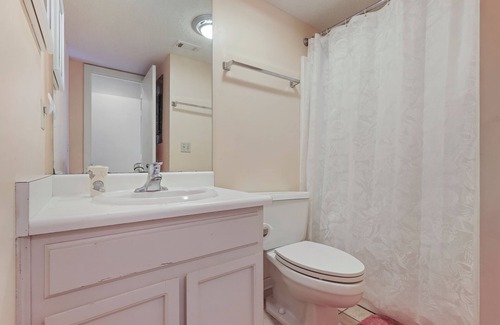 Night Heron Condo | New Listing 2 BR Night Heron Close to Beach w Lagoon Views Sleeps 6 King 4 Twins