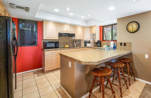 Waikoloa Condo | New Listing! Waikoloa Fairways 2-bed, 2.5-bath unit with pool, BBQ, and lanai