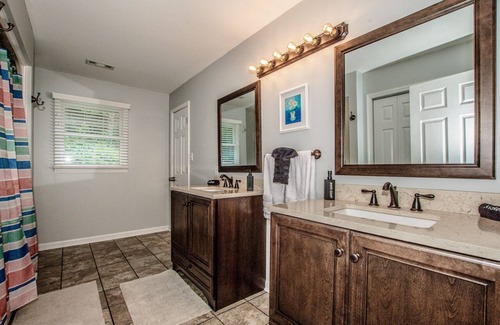 Sherrills Ford Cottage | New listing! Waterfront cottage w/boat dock, hot tub