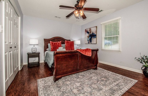 Sherrills Ford Cottage | New listing! Waterfront cottage w/boat dock, hot tub