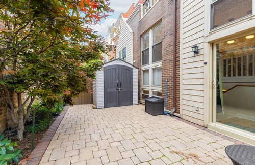 Old Irving Park House | NEW LISTING! Windy City Getaway | 3BR 2BA Chicago Townhouse by RedAwning