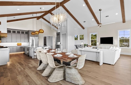 Gulfview Heights House | New, Loaded! 6-Seater LSV, 6 Bikes, Private Pool, Walk to Beach!