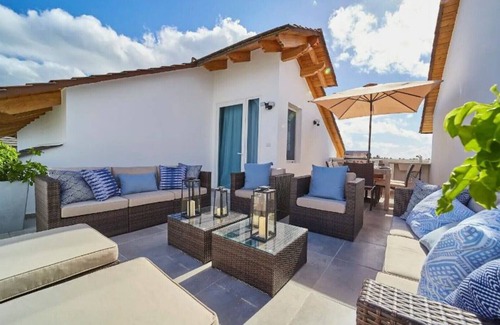Dominicus Condo | New loft duplex with rooftop deck