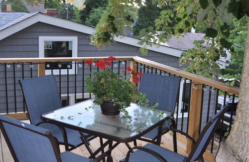 Riva Apartment | New Loft w/South River view from treehouse deck!