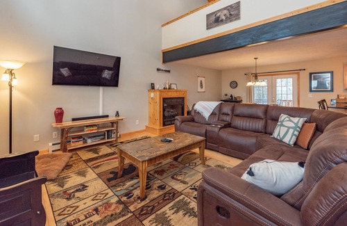 Swanton House | New! Lookout Ridge: Dogs Welcome, Lake Area, Gas Fireplace!