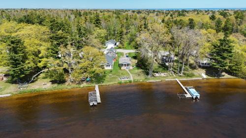 Oscoda House | New! Loon Lodge - Lakefront With Private Dock!