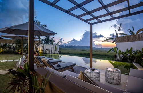 Batu Bolong Villa | *NEW* Lovely 2BR Villa 10-min walk to the Beach