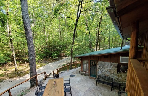 Mount Ida House | NEW Lower Nightly Rates! Large Private Home on Lake Ouachita! No Admin Fees!