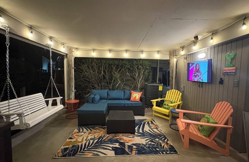 Myrtle Beach Cottage | NEW LOWER RATES 2 bed, 2 bath cottage, Shore Dr. area, 4 min walk to the beach