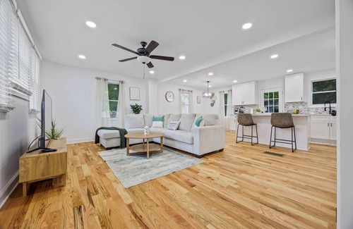 Belvedere Park House | -NEW- Lux 5BDR Home 10 Min to ATL