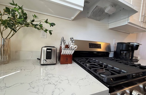 Old Mountain View House | New Lux and Cozy MTV Downtown Traveler's Dream Home