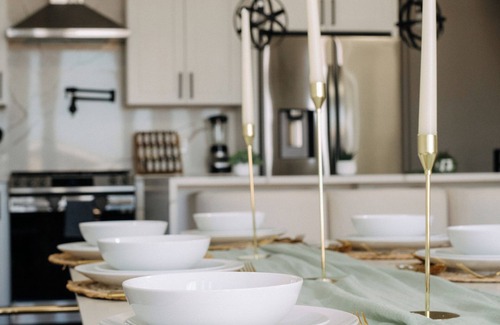 The Heights Condo | New! Lux Home w/Rooftop Oasis I Mins to NYC I Sleeps 9