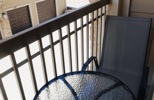 Barker House | NEW! Luxe 1 Bedroom Townhome | balcony | pool | free parking