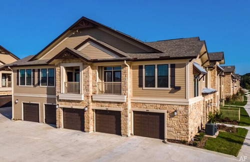 Barker House | NEW! Luxe 1 Bedroom Townhome | balcony | pool | free parking