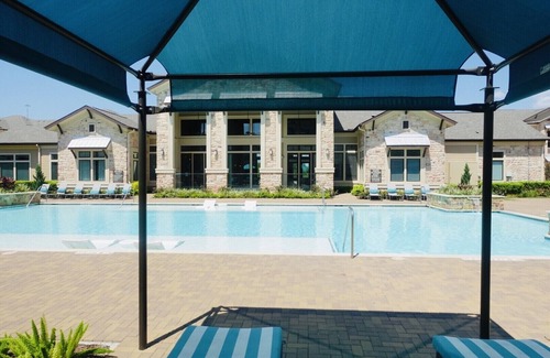 Barker House | NEW! Luxe 1 Bedroom Townhome | balcony | pool | free parking