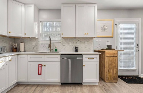 East Point House | New Luxe 4BR Home 5 mins from the Airport with Garage and Upgrades