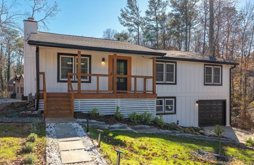 Marietta Villa | New Luxe Spa-Suites & Pool + HotTub + Zipline near Braves Stadium