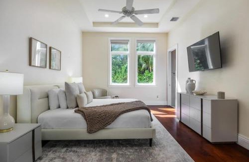 Plantation House | New Luxe Super Villa by The Glam Homes