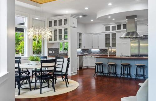 Plantation House | New Luxe Super Villa by The Glam Homes