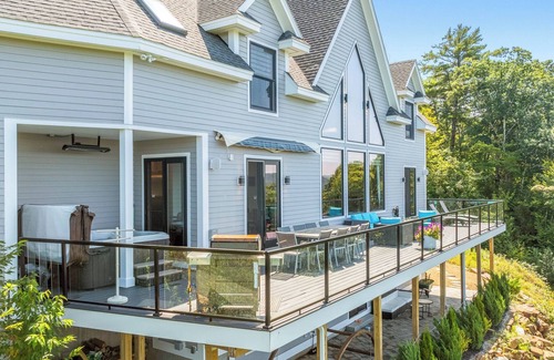 Campton House | New Luxurious Mountain Paradise. Best Views! Hot Tub, AC, Waterville Estates