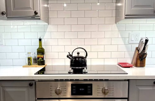 Hoboken Apartment | NEW! Luxury 1-bedroom duplex - 10 min to NYC/Times Square