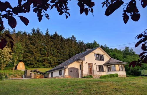 Durbuy Villa | New! Luxury 10p. villa with Jacuzzi, sauna, BBQ, privacy & panoramic view