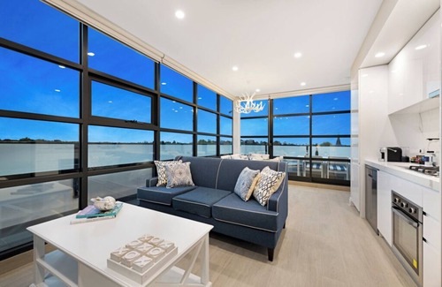 Saint Kilda South Apartment | NEW! Luxury 2 Bed Premier Apartment in St Kilda