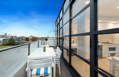 Saint Kilda South Apartment | NEW! Luxury 2 Bed Premier Apartment in St Kilda