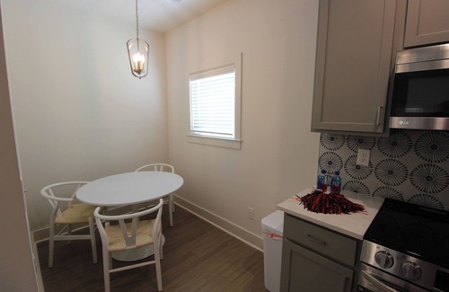 Auburn Cottage | New Luxury 2BR Cottage in Downtown Auburn!