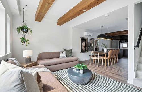 Kerns House | New Luxury 2BR Walk to Dining Best Location