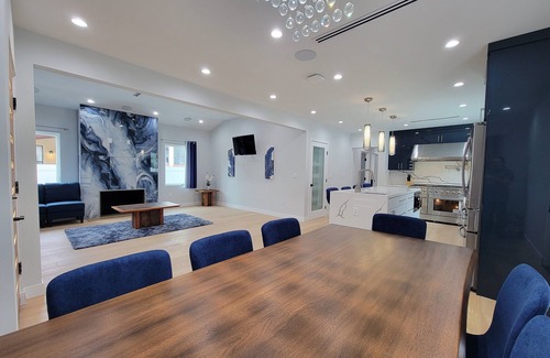 Pico - Robertson House | New luxury 3 bedroom home next to La Cienega Plaza